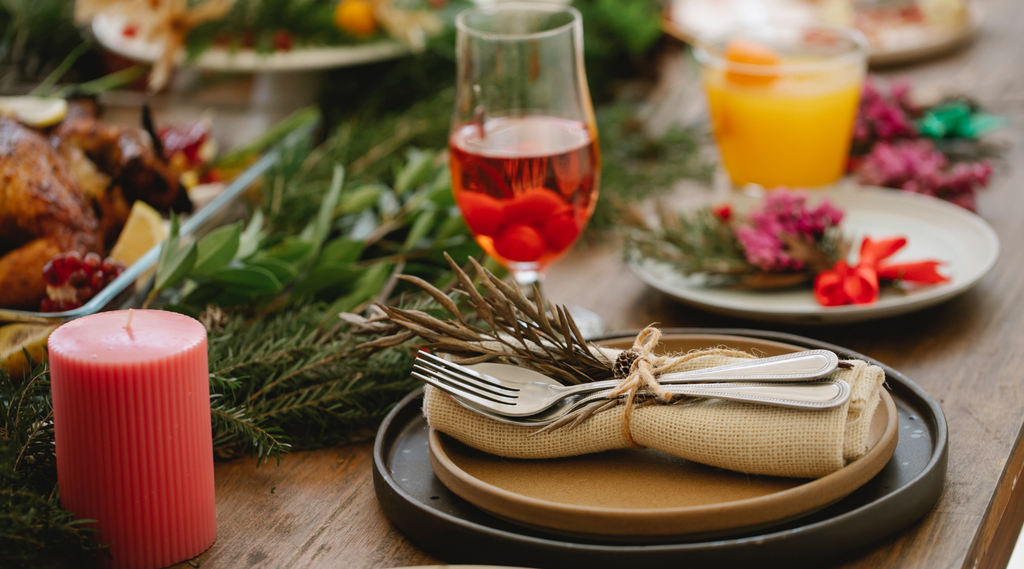 How to Style Your Christmas Table